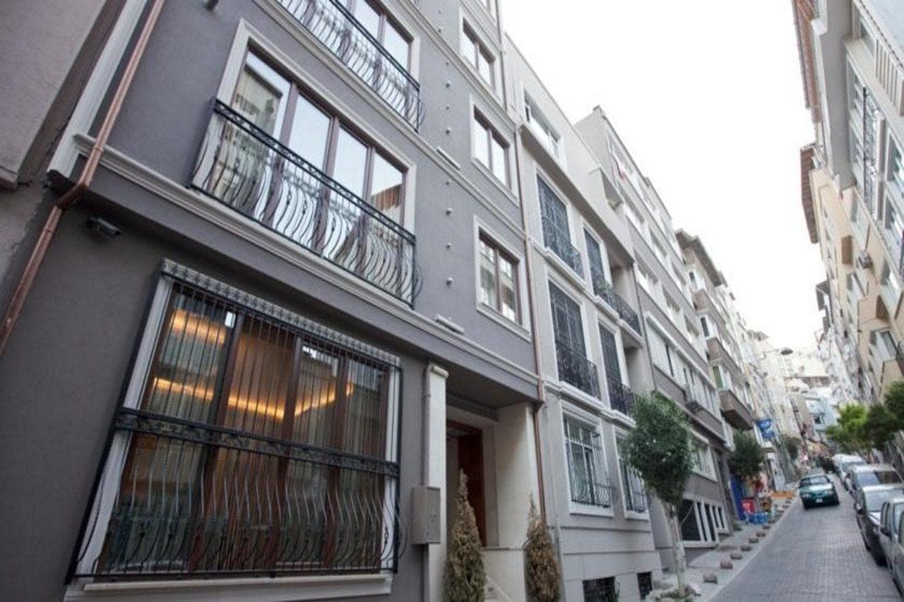 Collage Cihangir Hotel