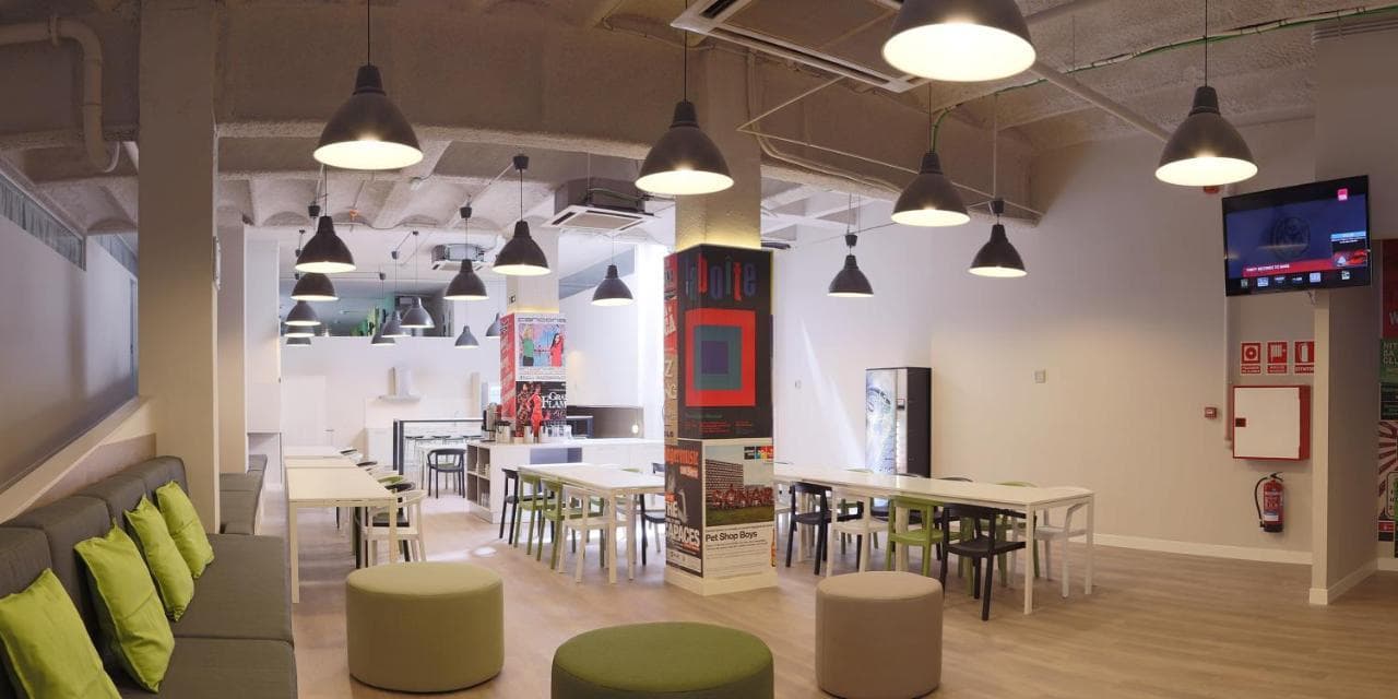 Hola Hostal Eixample (Adults only)