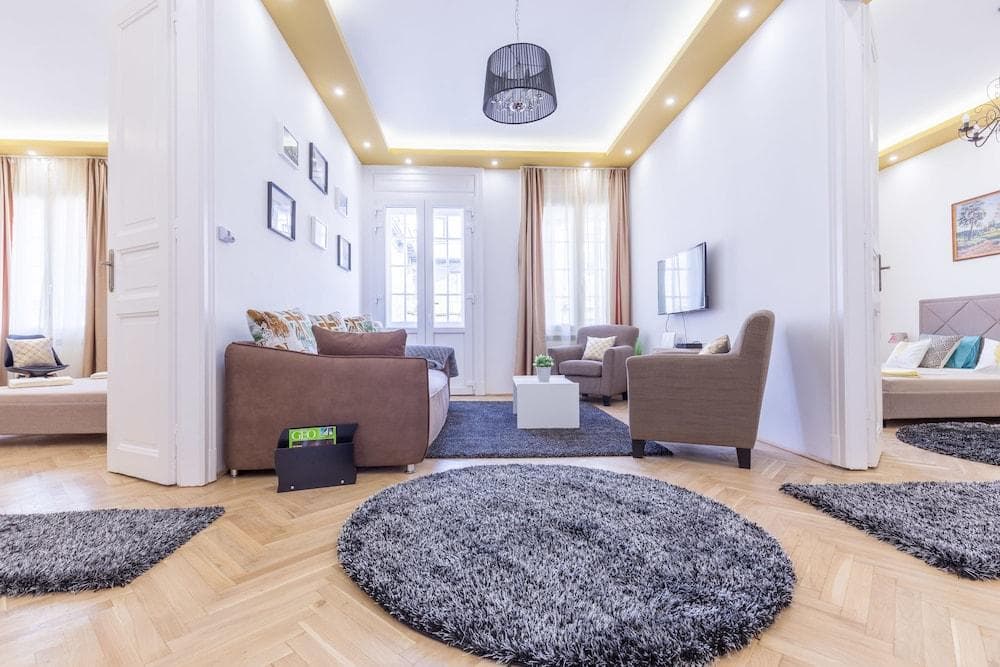 Real Apartments Zoltan