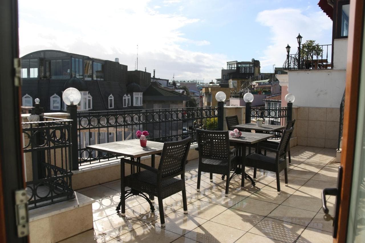 Grand Peninsula Hotel