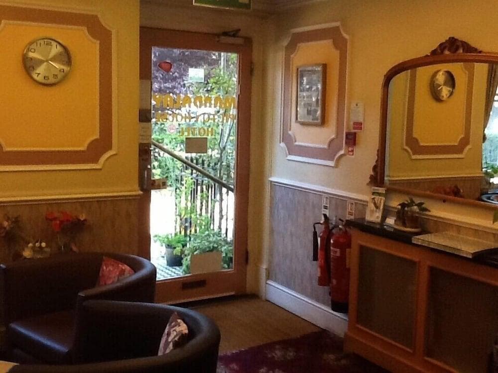 Mandalay Picton House Hotel