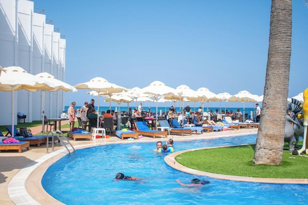 Mimoza Beach Hotel