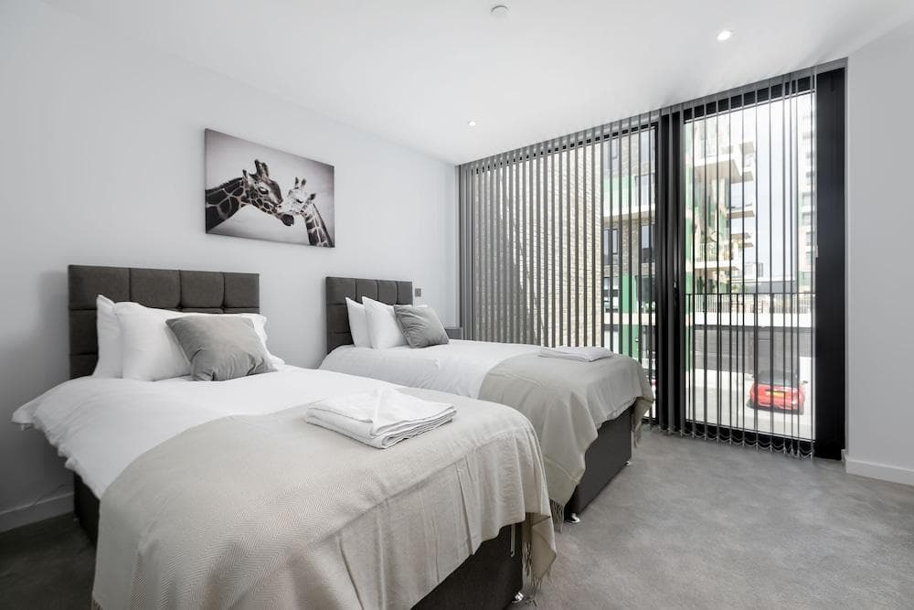 Modern Townhouse Near 02 Arena & Excel