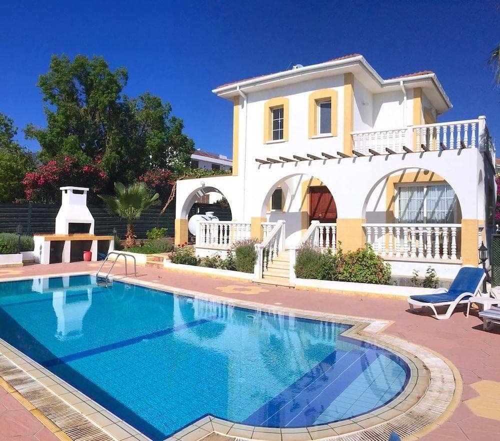 Villa Greenhill by Amy Villas