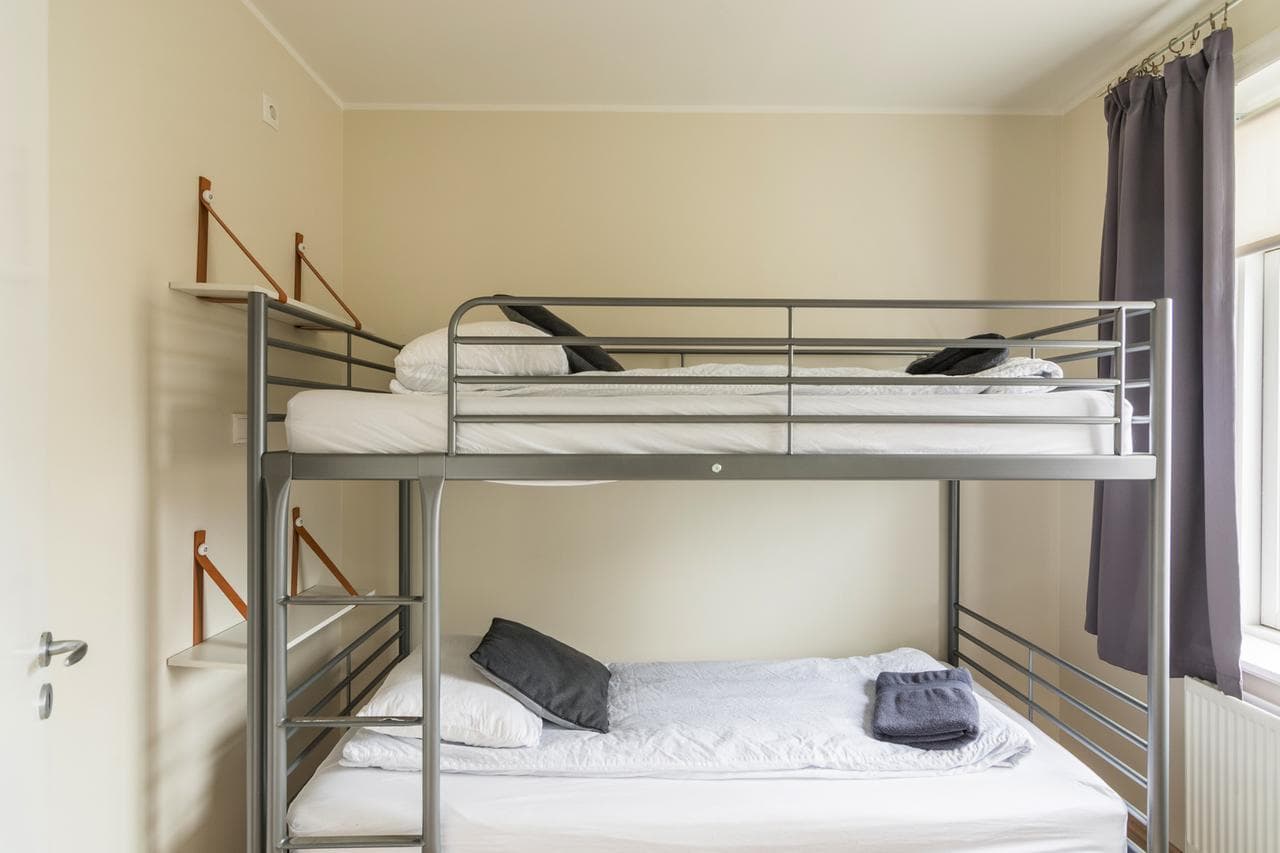 Town Square Apartments & Guesthouse