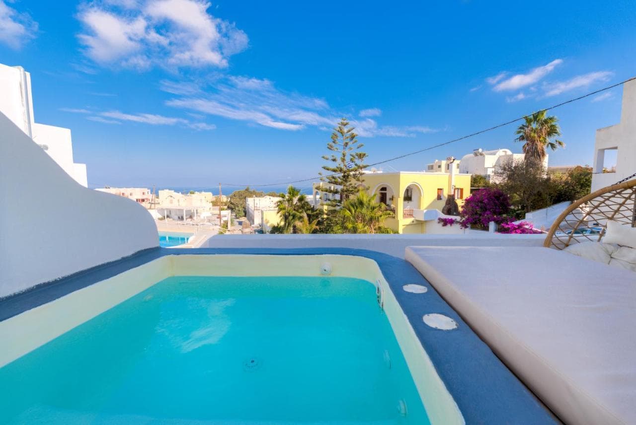 The Muse of Santorini - Jacuzzi Suites