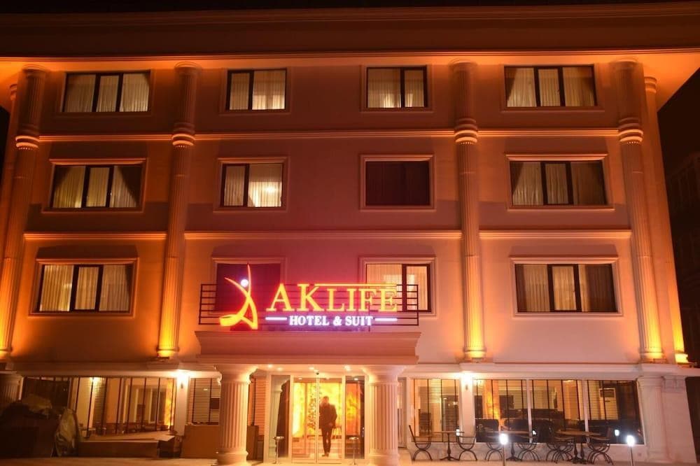 Ak Life Hotel & Suit
