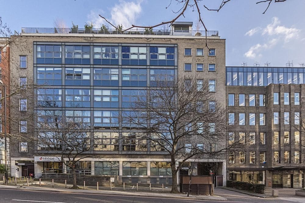 Splendid 3 Bedroom Apartment Kings Cross