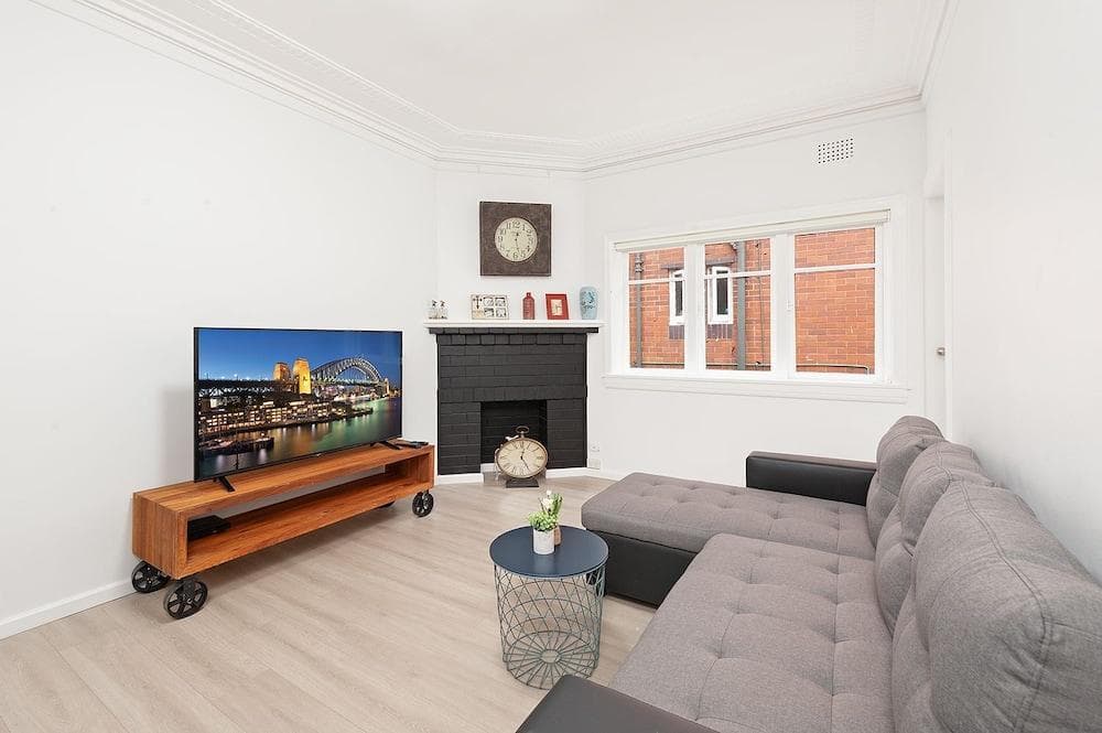 Newly Renovated Apt Close To CBD Unit 1