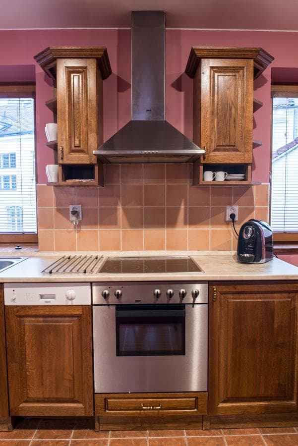 Spacious And Quiet Attic Flat in Centre