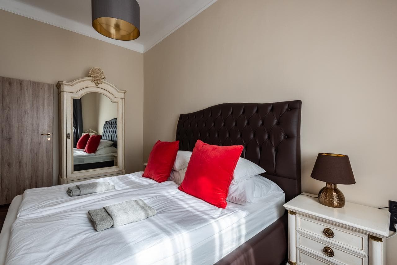 Center,The Rumbach Suite