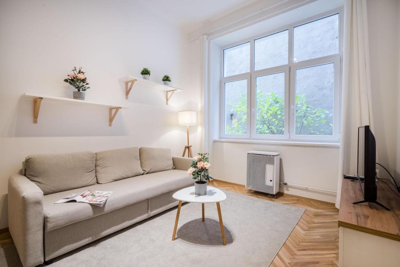 Bpr Toffee Design Home with A/C