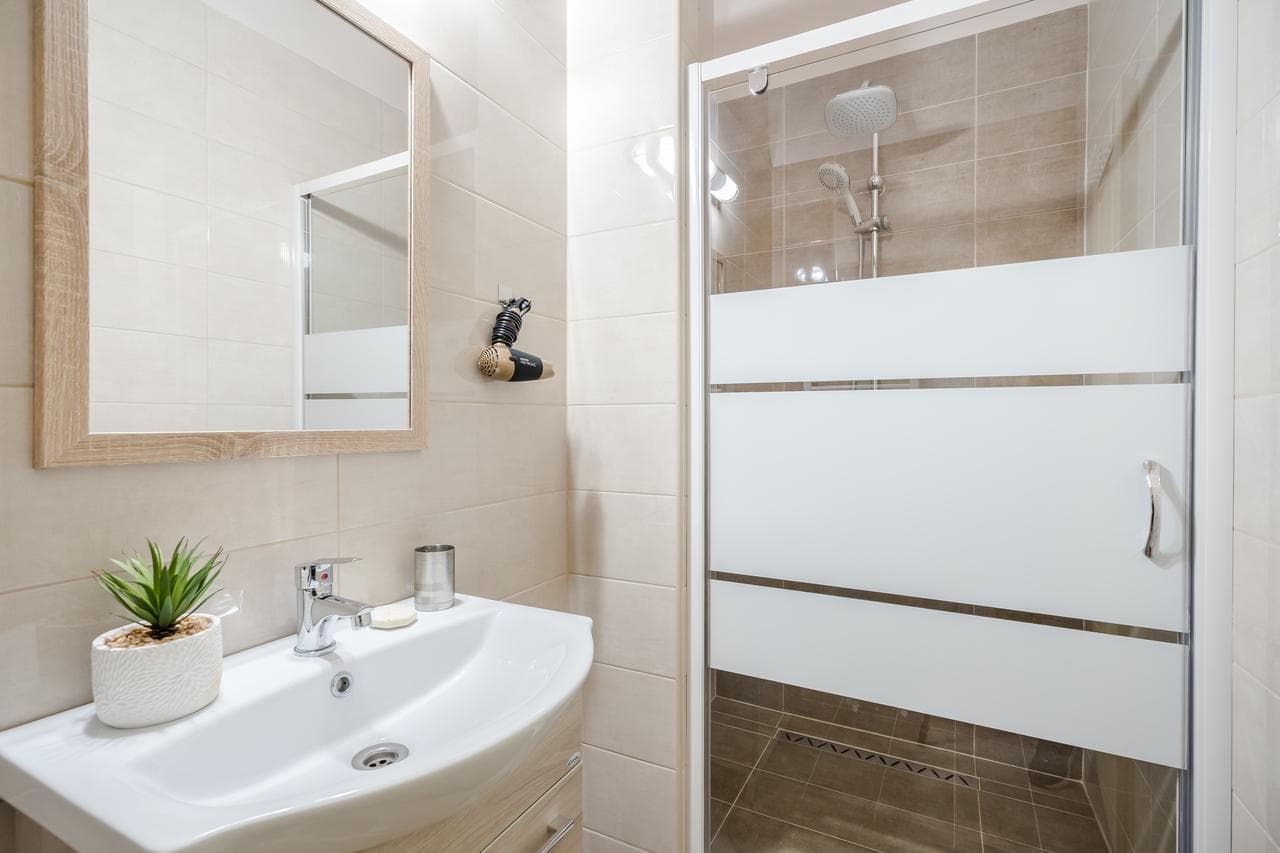 Bpr Luminous Design Apartments