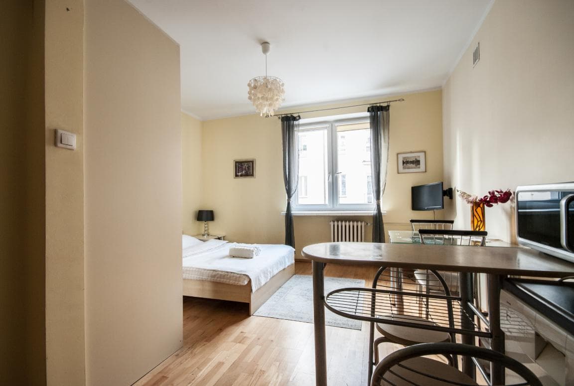 Klimatyczna Kawalerka W Centrum Warszawy