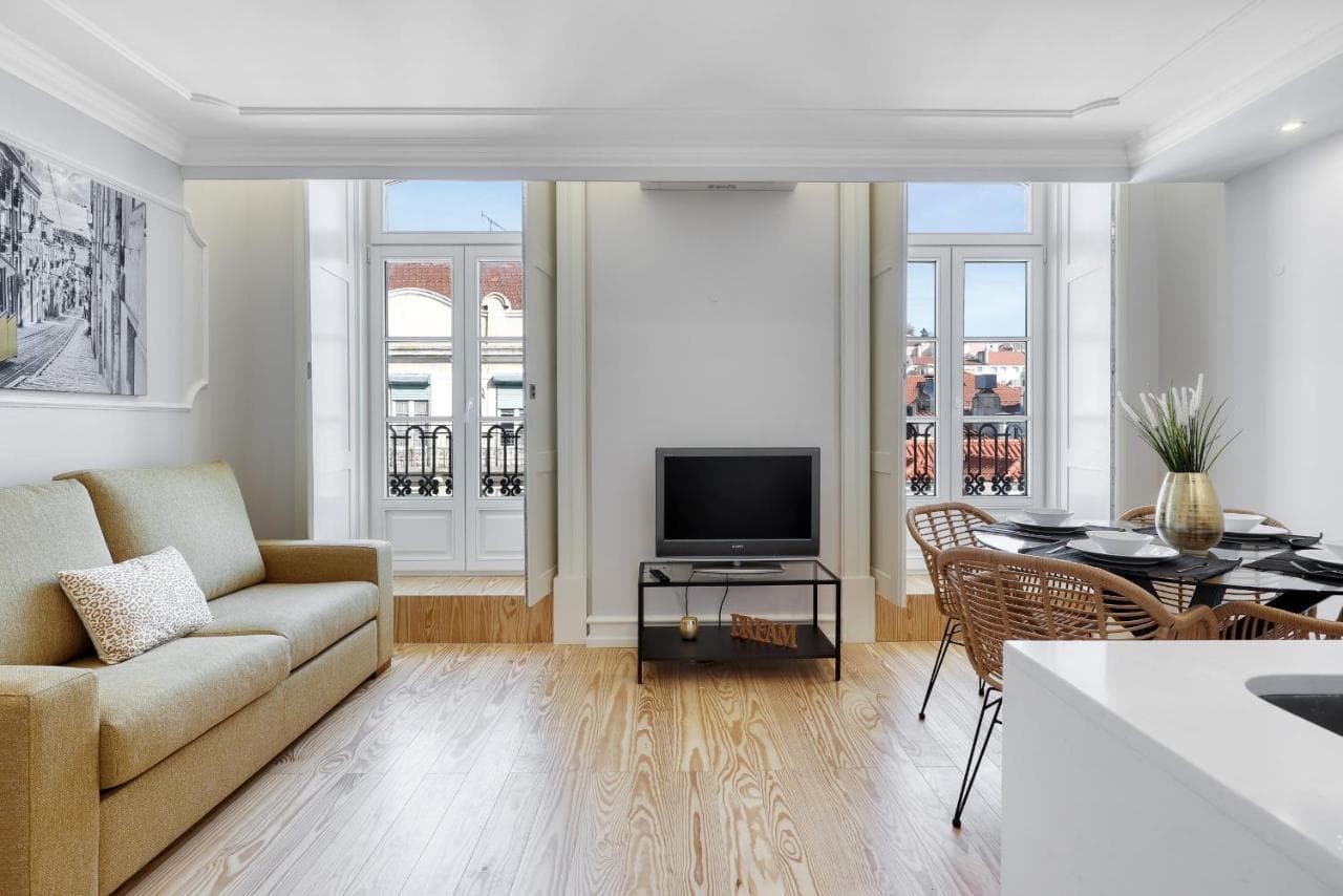 Lisbon Beautiful 2 Bedroom Apartment with Views in Rua Augusta Lisbon