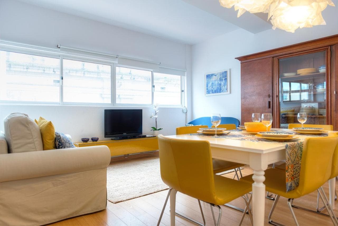 Sunny & Quiet in Historic Center