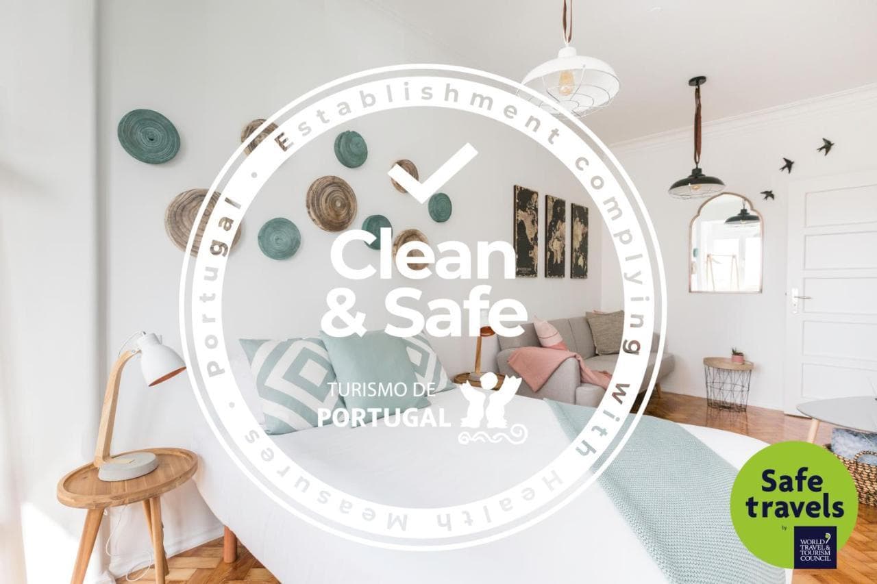 Stroll To Coffee Shops Near a Renovated Hillside Apartment in Graca