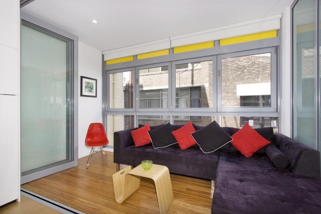 Little New York on Riley - Executive 1br Darlinghurst Apartment with New York Laneway Feel