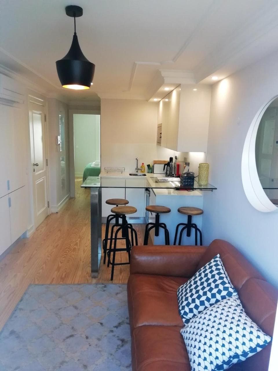 Augusta 229-5e-City Center Apt- Balcony & Elevator