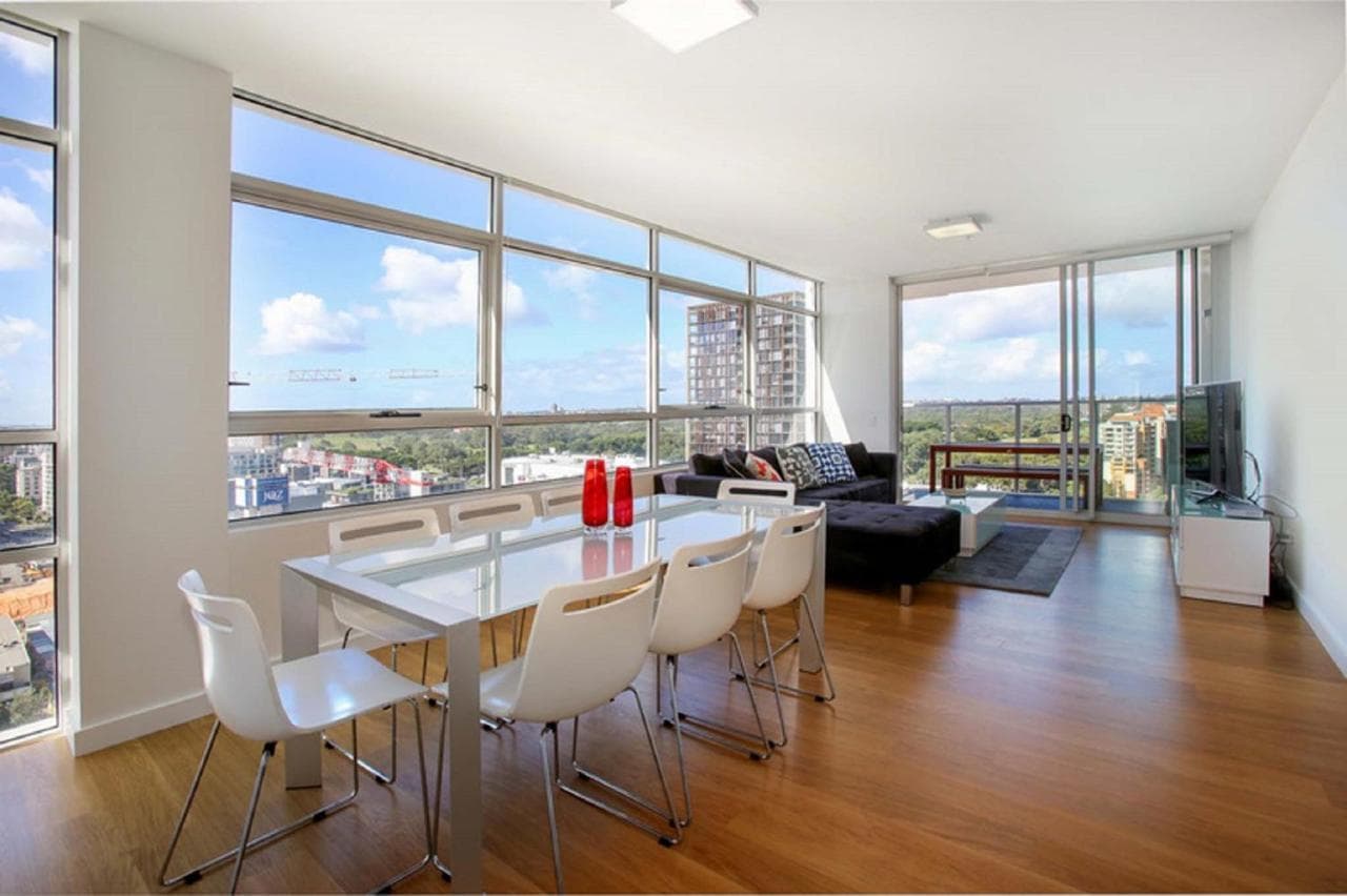 Moore To See - Modern And Spacious 3br Zetland Apartment with Views Over Moore Park