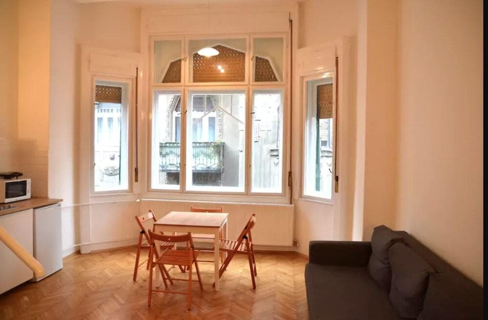 Incredible Ernesto IV