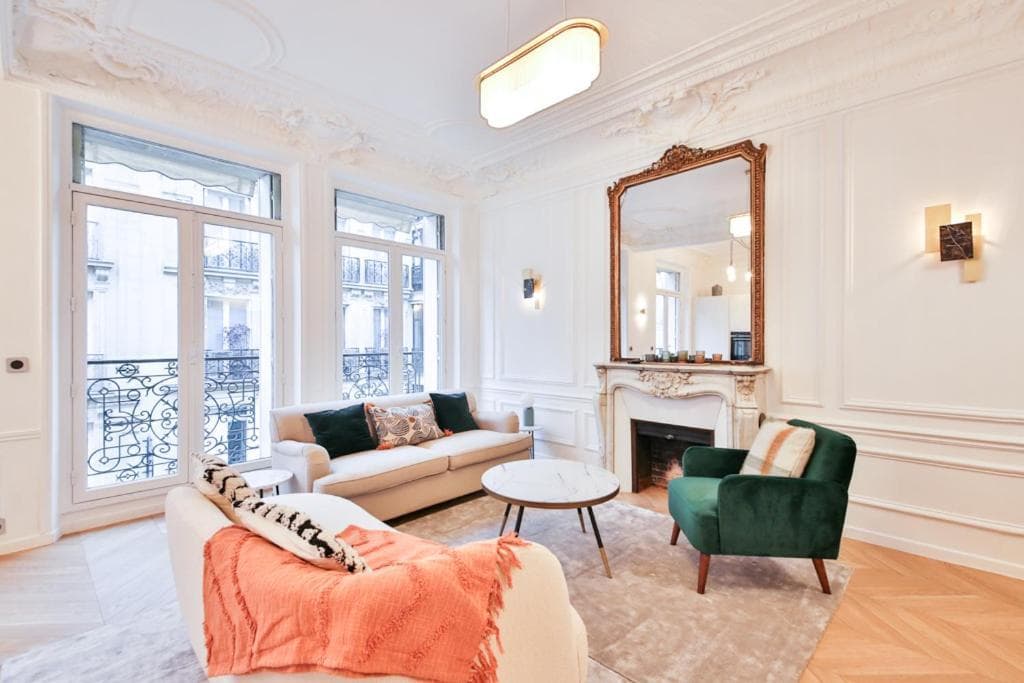 Champs Elysees!Montaigne, New Luxurious 6pers Flat