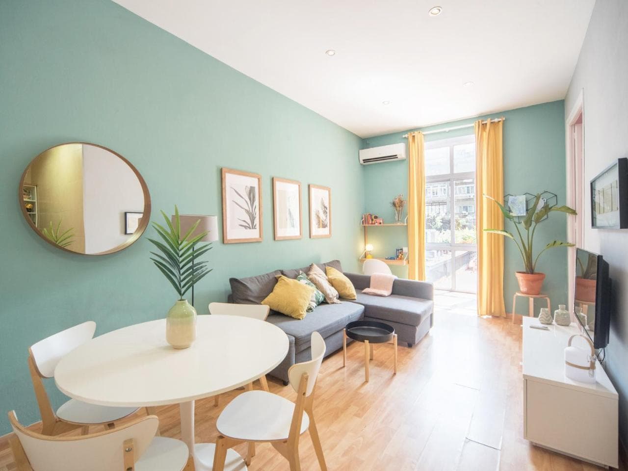 Sunny Central Apartment with a 100m2 City Oasis