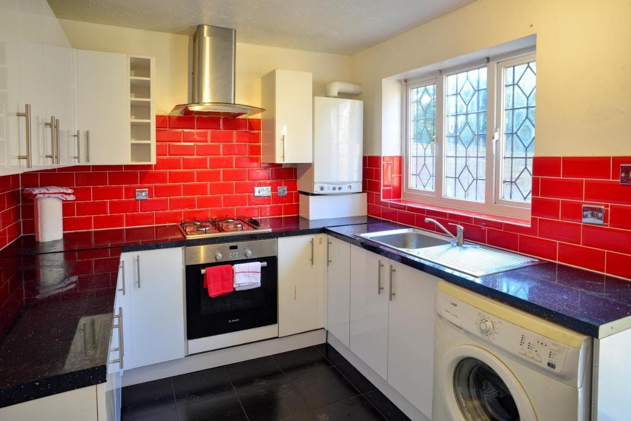 Premier 2bed Hse Nr Excel Clean Wifi Free Parking