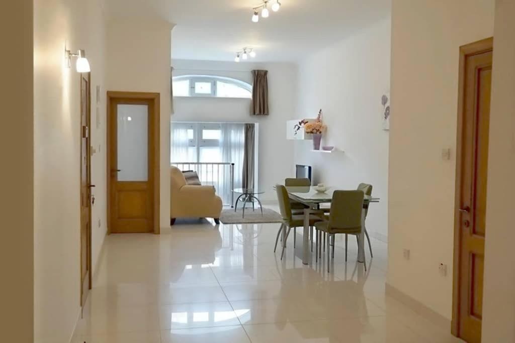 Spacious Fully Equipped Apartment in Sliema