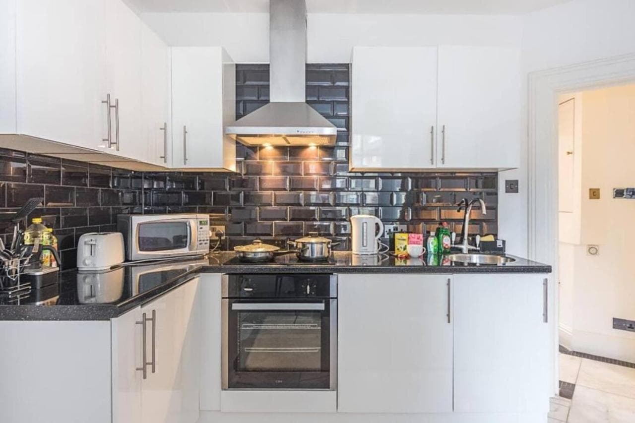 Charming 2-Bed Apartment in London