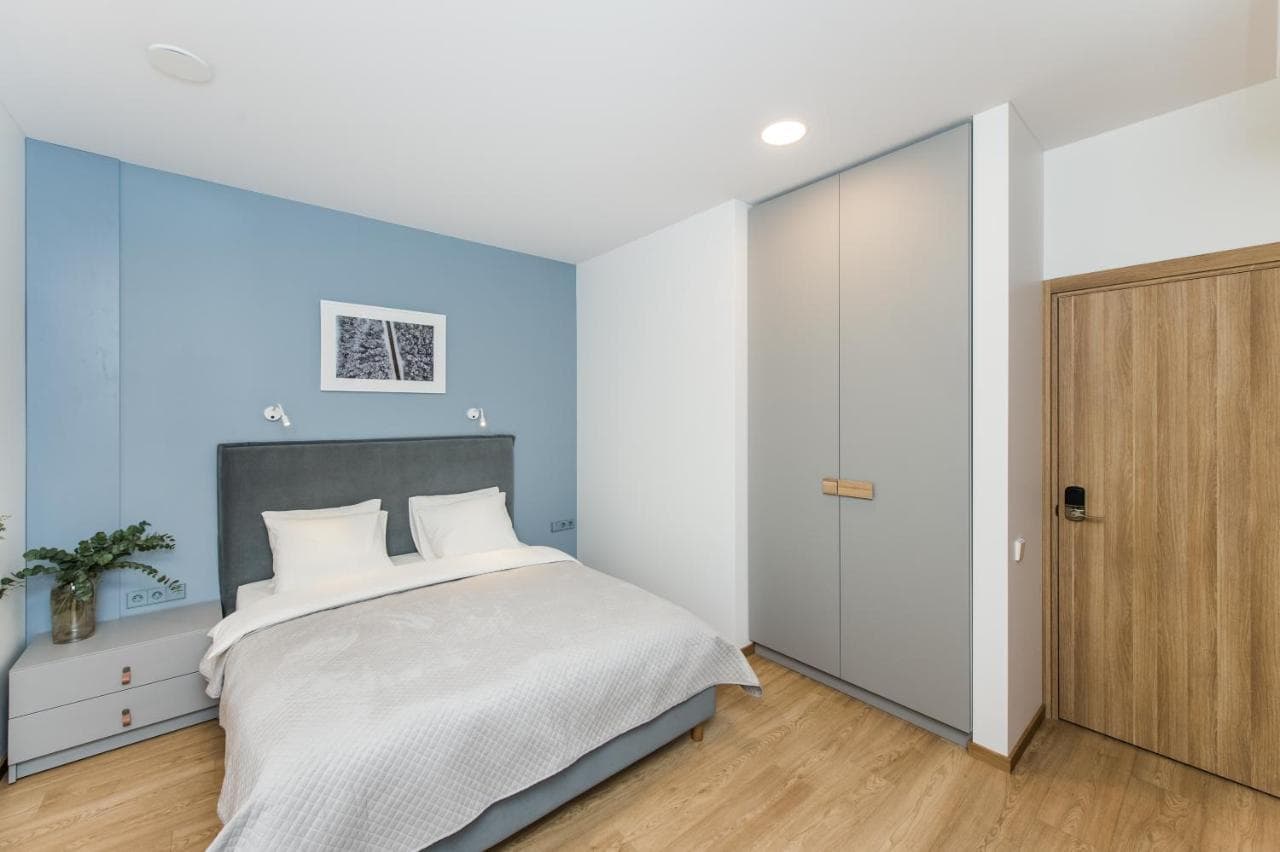 River City Apartments No 5 by Urban Rent