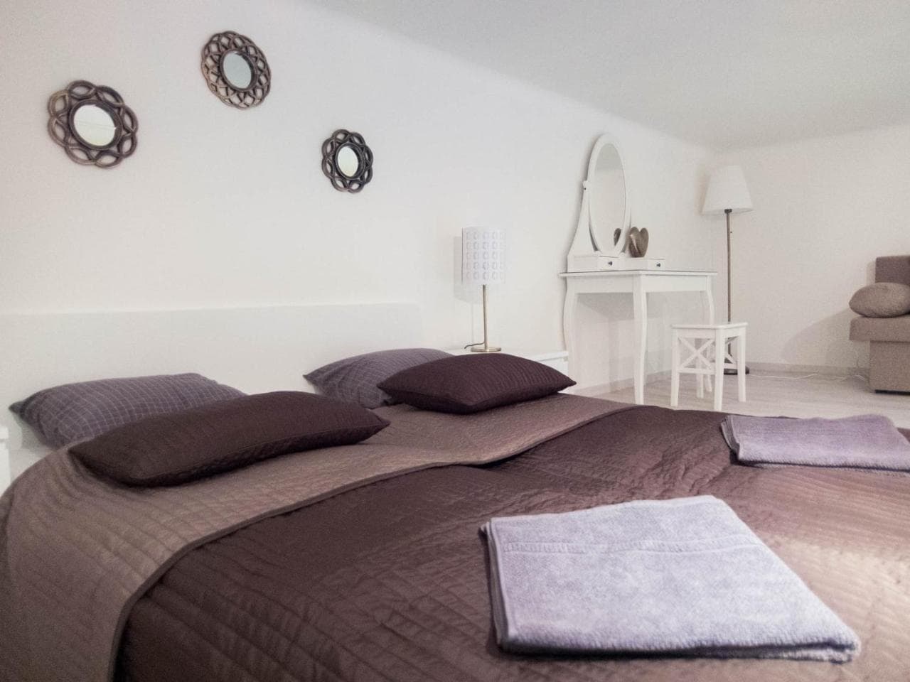 Goldcentral Apartment Gozsdu