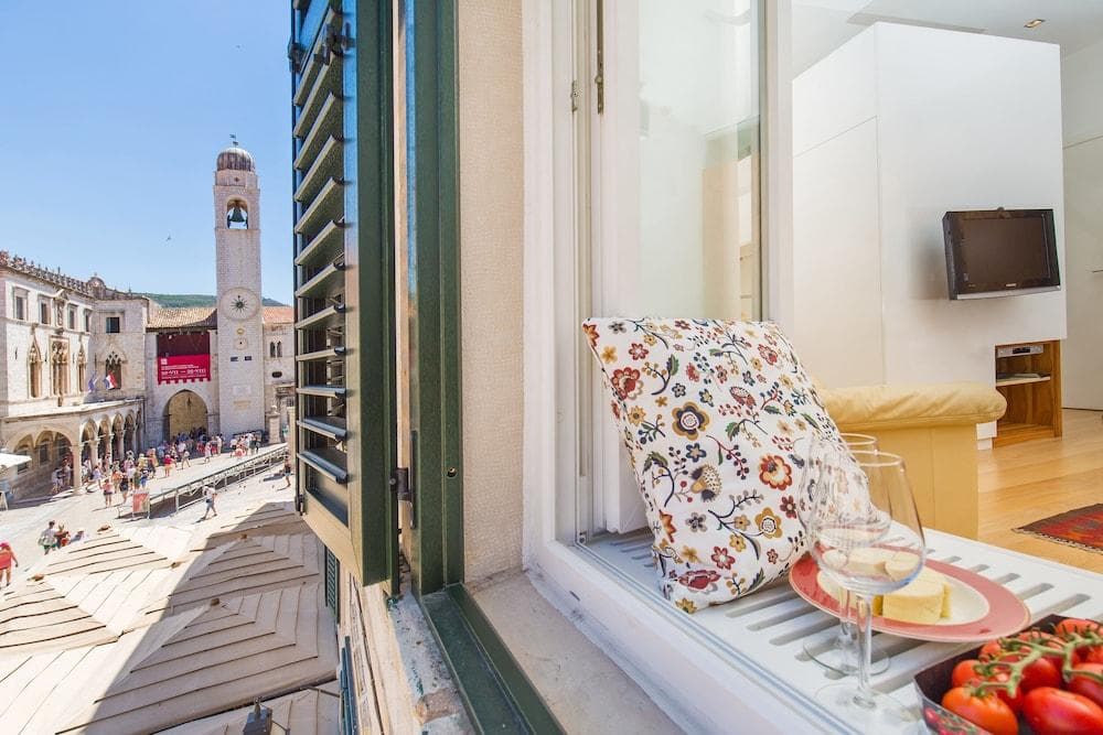 The View Apartment by Irundo