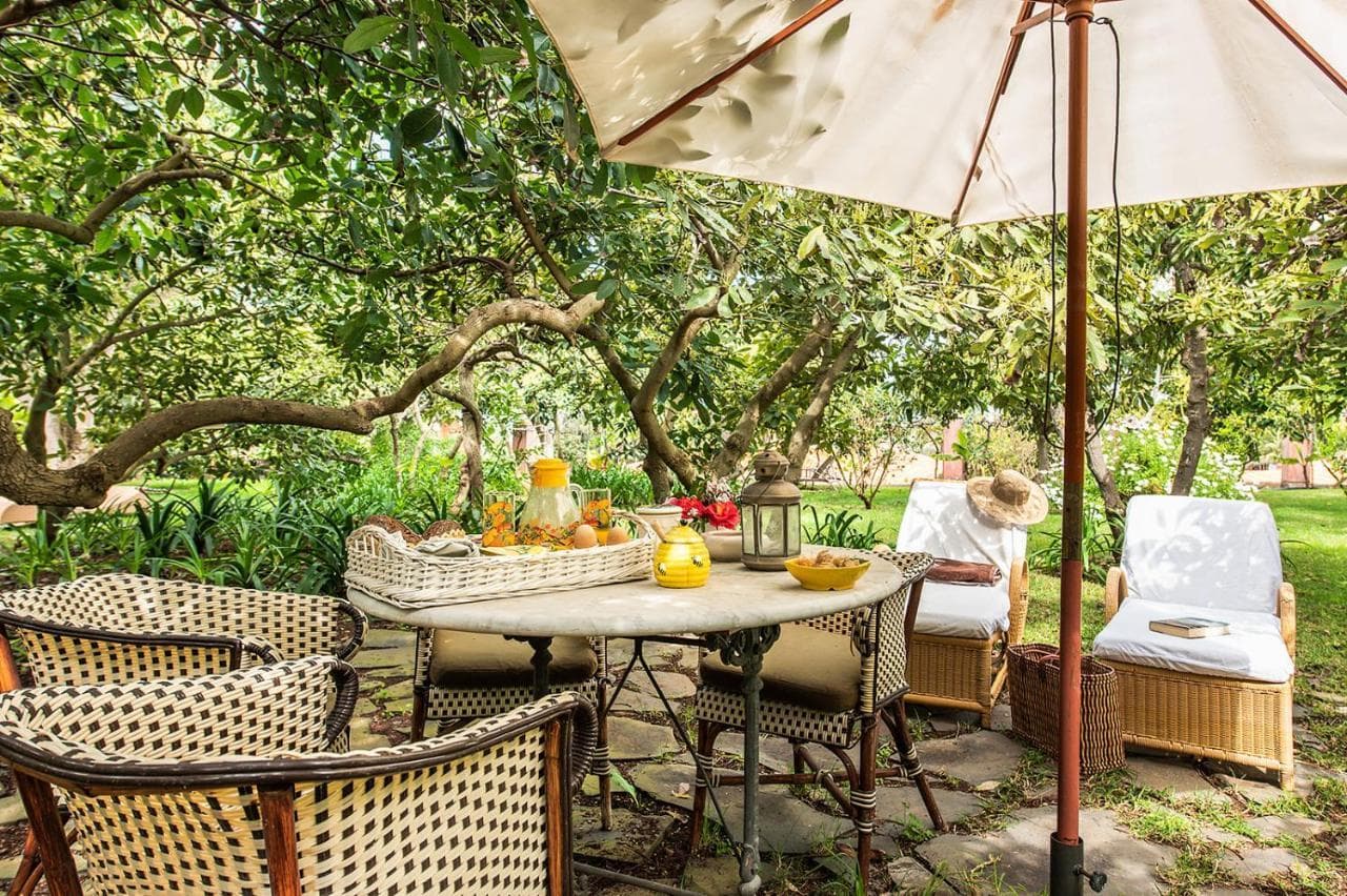 Homeforguest Cosy Rural Flat El Romero with Large Gardens