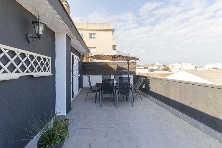 Duplex En El Centro Con Parking