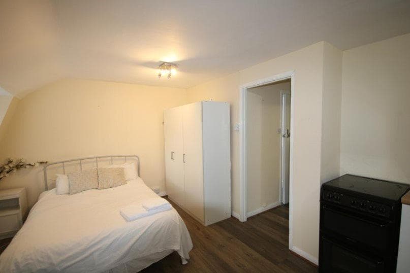 Modern Studio Next To Great Portland Street Station