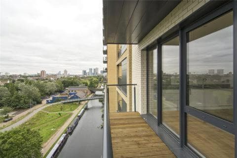 Amazing Rooms with Access To Terrace, Near the Wharf