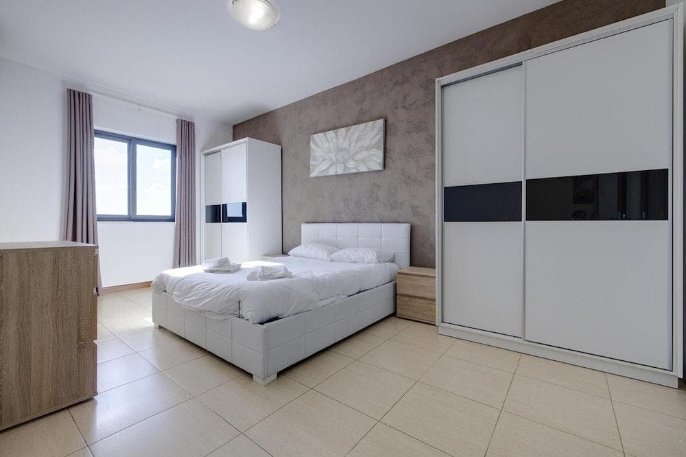 Modern 3 Bedroom Apartment in Central Sliema