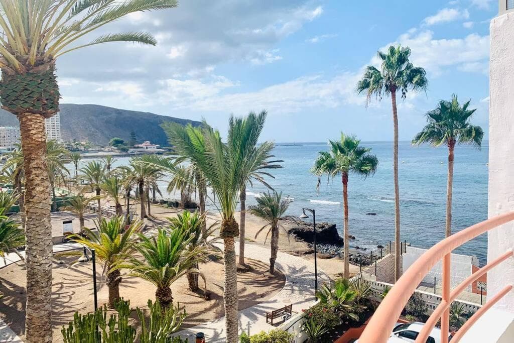 Theatre Box: Ocean Balcony & Stairs To the Sea