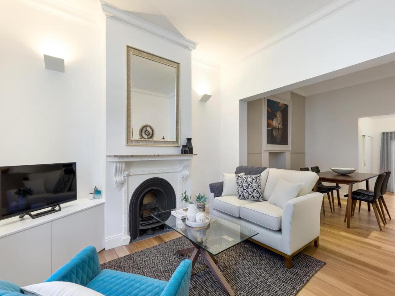 Pyrmont Harris 2 (Adults Only)