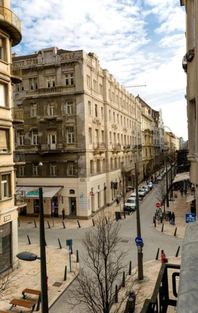 Best Located Flat 2br Basilica