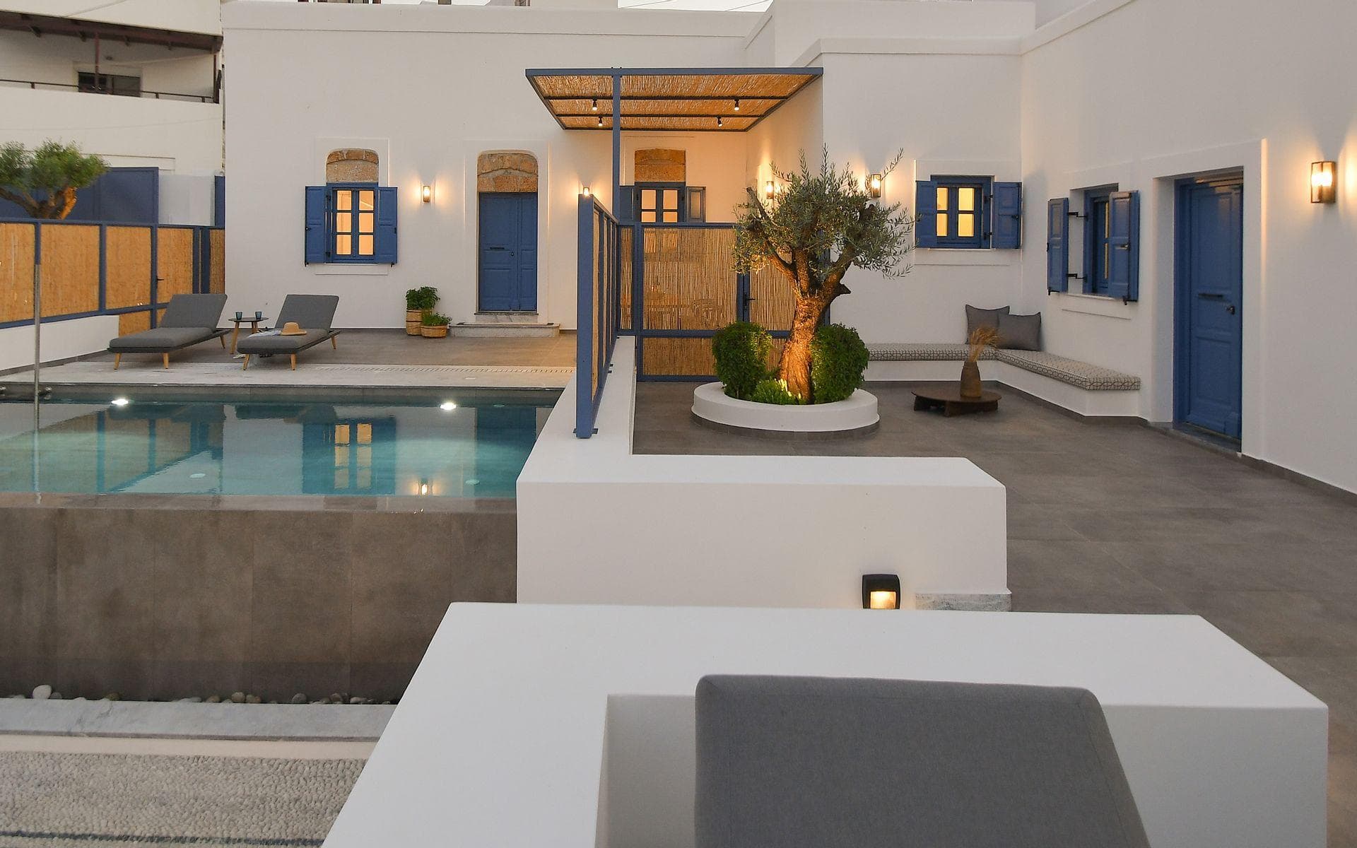 Kalathos Square Luxury Suites