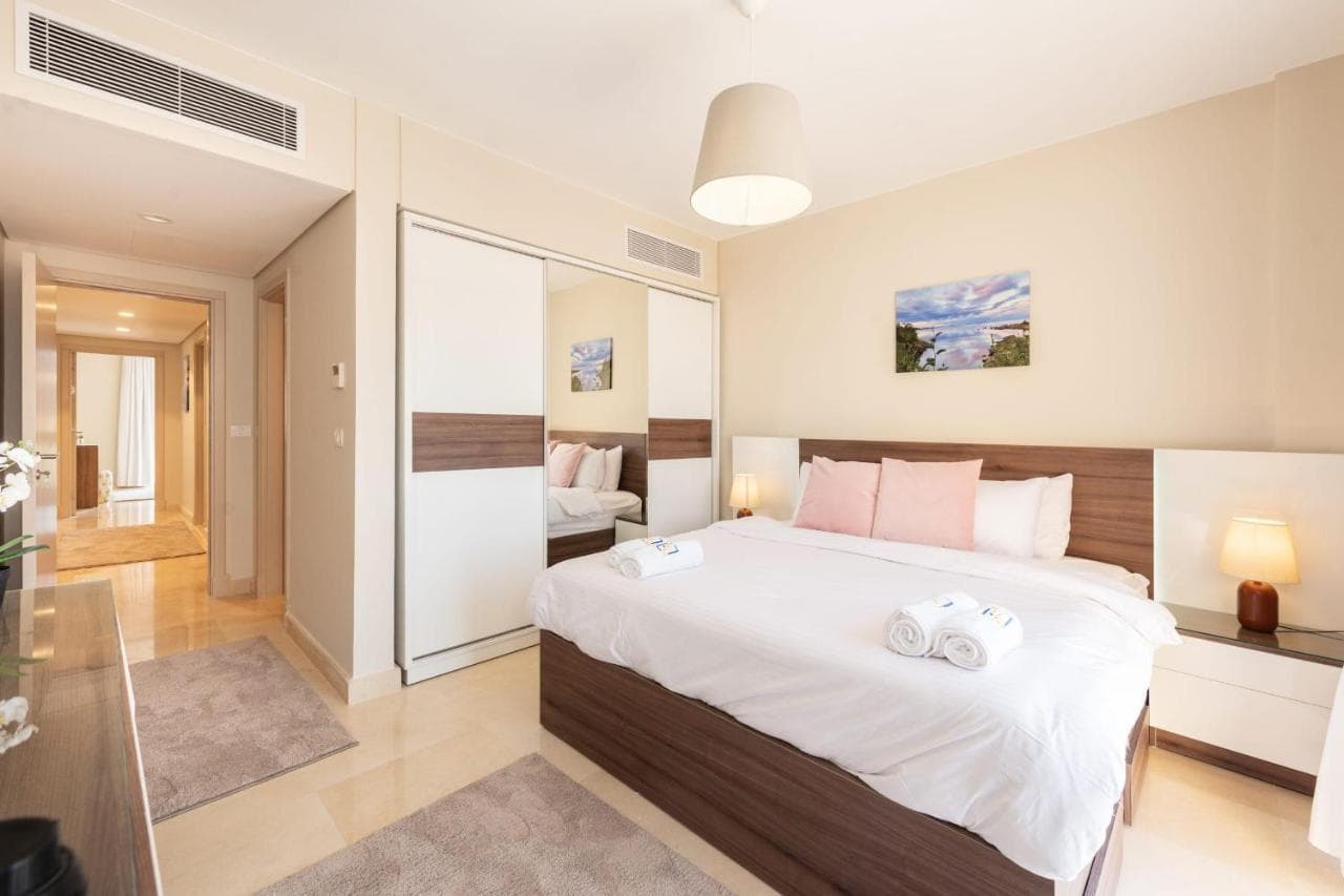 Luxe 3bdr W Private Rooftop Jacuzzi & Beach Access