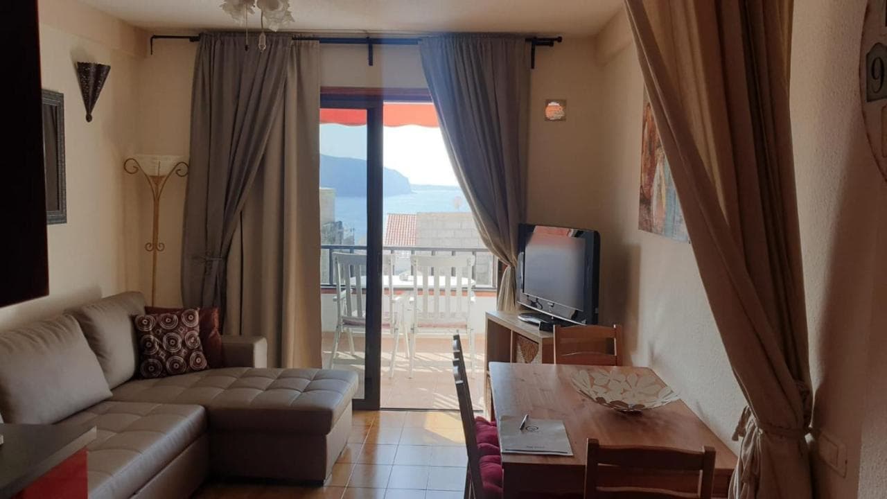 Los Cristianos, Vistas Al Mar