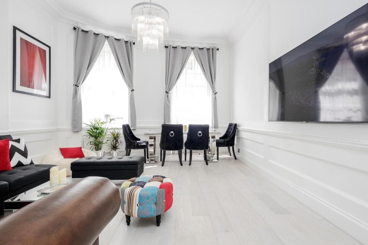 Oxford Street 2 Bed Apartment