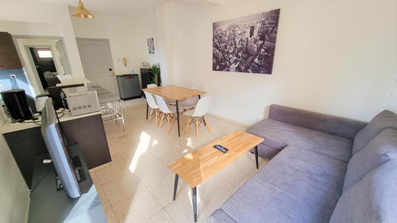 Cozy Beach Apt / 100 Mbit+ Netflix / Near Airport