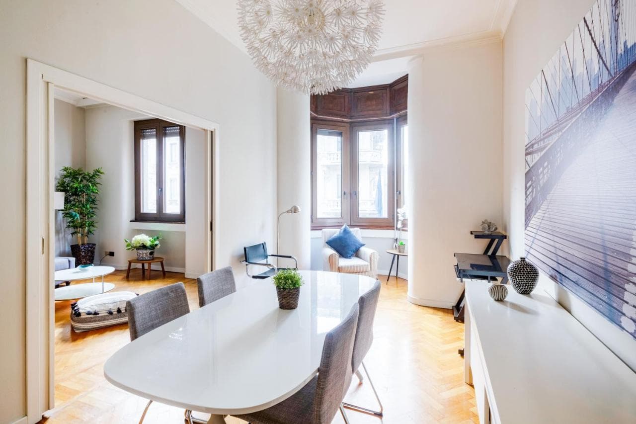 Spacious And Brilliant Apartment in Duomo by Easylife