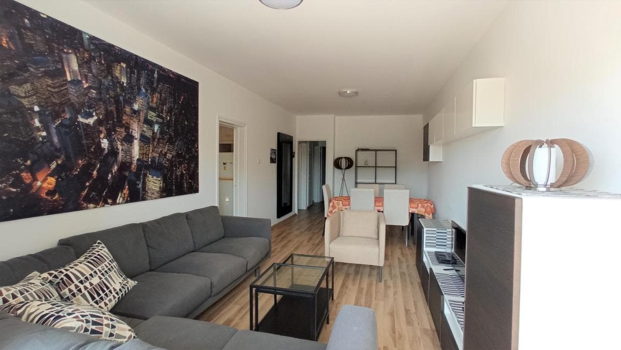 5 Min To the Beach Holiday Shared Apartment Incl Netflix - Private Room in 3 Bdr Apt