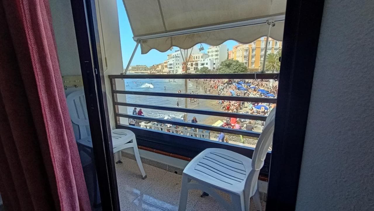 Alquilaencanarias El Medano Beach 1