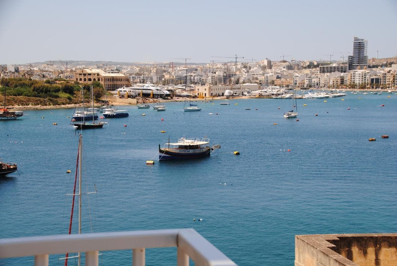 Sliema Seaview Modern Apartment